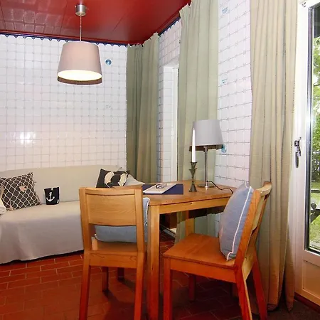 Terraced House, בית נופש